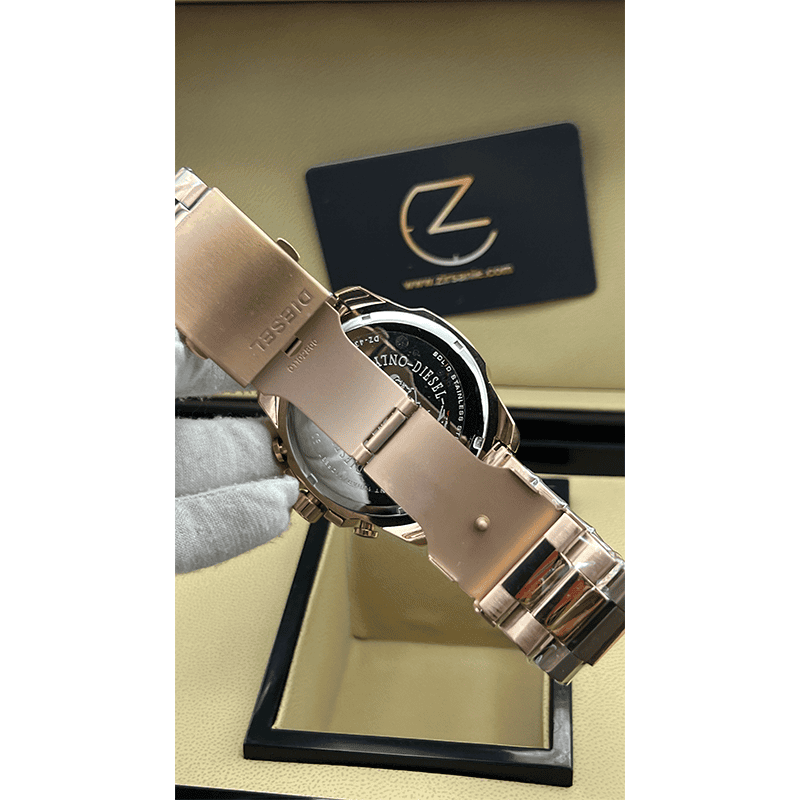 Diesel Mega Chief Rosegold White Screen
