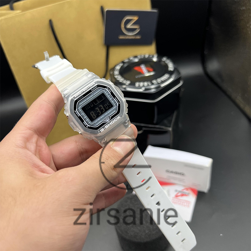White Casio Jishak wristwatch GA5600